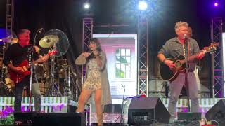 Lonestar - Front Porch Looking In (Live) w/ Leslie Henrie