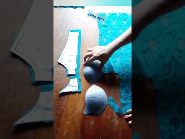 Vídeo relacionado con CheChury Sujetador sin Tirantes sin Aros Bandeau Top Push up para Mujer Comodos Sujetadores Tallas Grandes Multifunción Ajustables Bralette Invisible Reductor Costuras Básico Soporte Antideslizante