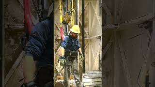 Download lagu Derrickman pull in Drill Pipe mp3