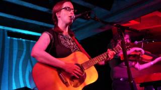 Laura Veirs - "Jailhouse On Fire" with intro and joke (12)