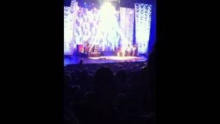 Jennifer Nettles singing Thank You