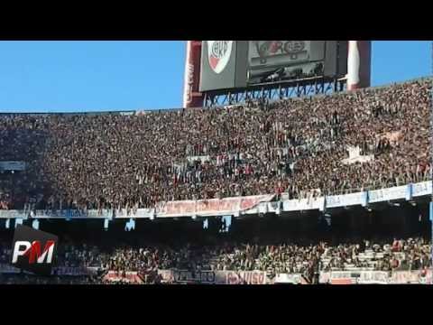 Varios cantitos contra boca... River - Lanus