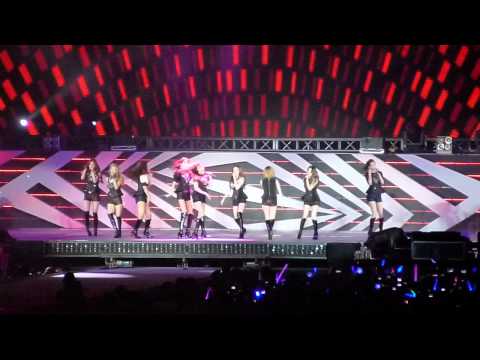 [FANCAM] Girls Generation Songs - SM Town - Live World Tour - Jakarta - HD (1/3)