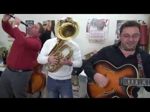 Ansambel Slovenski zvoki-Večer na Robleku (v živo, "na suho")