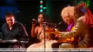 Lil&#39; Kim &amp; Cyndi Lauper: &quot;Time After Time&quot; LIVE