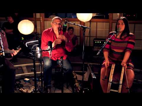 Palya Bea - Suttognak a vének