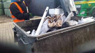 sidney leegt 3 grijze containers