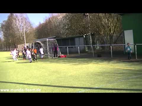 Tor des Spiels Union Bergen - TuS Heven Luca zum 2:2 Ausgleich nach einer Ecke.