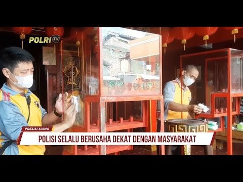 POLRES GROBOGAN BERSIHKAN KLENTENG