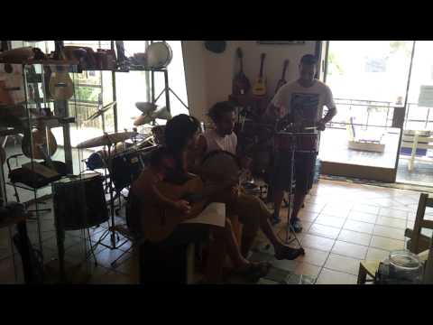 Banjo guitar & bongas in nigunim bagalil