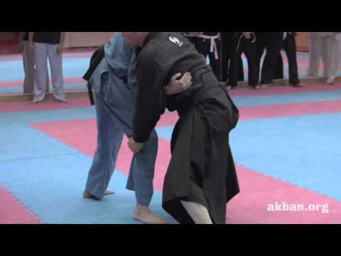How to do Ninjutsu Osoto gake against a wrestling clinch - AKBAN Ninjutsu training