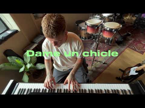 Mario Puglia - dame un chicle (acoustic version) - “a free form like ceramics”