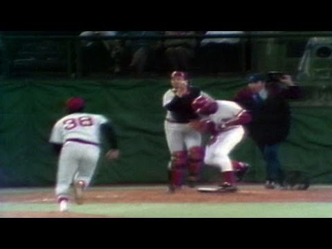 1975 WS Gm3: Fisk gets tangled up with Armbrister