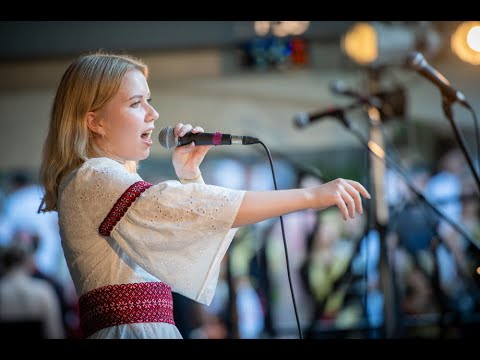 Ukrainian yodeler in America - Chime bells - Sofia Shkidchenko