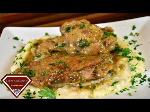 THE BEST SOUTHERN SMOTHERED TURKEY WINGS AND GRAVY | Cooking With Carolyn
