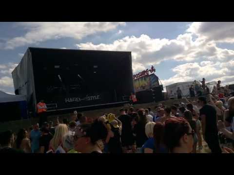 Blender vs DJ Meke - Last Ravechild (Xavi BCN & DJ Meke Remake) played by Mark EG @ Kiddstock 2016