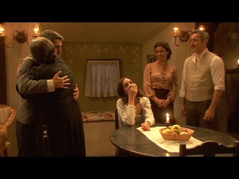 Puente Viejo C1140 - The Castañeda family welcomes Ramiro with tears in their eyes.