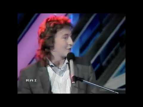 Julian Lennon 'Too Late For Goodbyes' - Live (Discoring 1984)