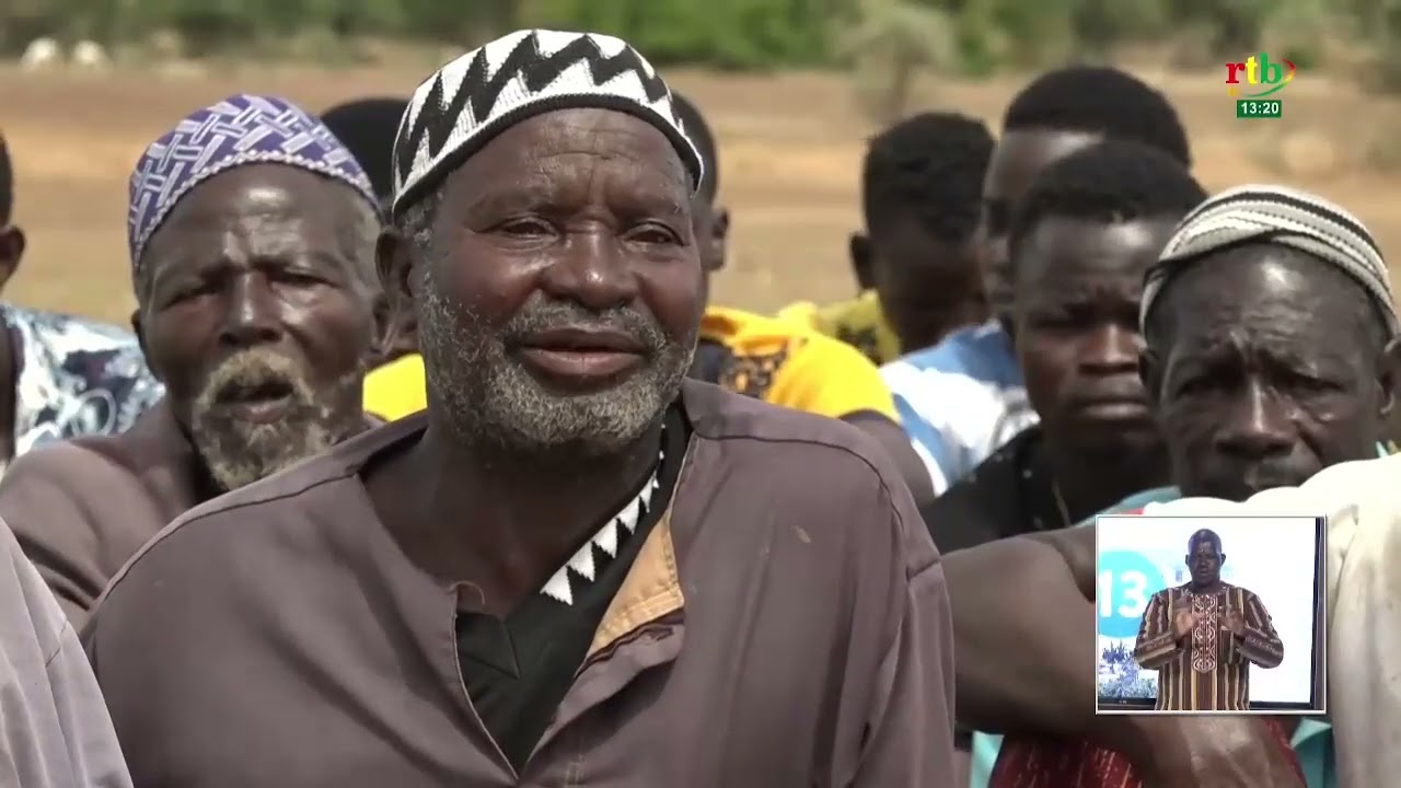 Une semaine À : à la découverte des traces de Naaba Oubri Piiga sur la roche à Absouya
