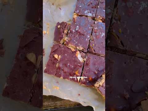 🍫🤎 Viral DATE CRUNCH BARK! 🥜Snickers Copycat #shorts #healthytreats #healthysnacks #chocolate