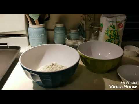 How to make tortillas by hand/ como hacer tortillas a mano