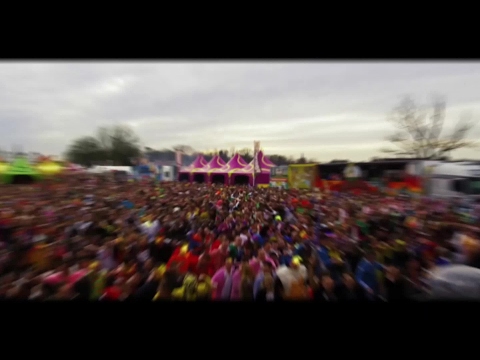 Keihard beuken tijdens carnaval: Karnaval Festival in Moergestel