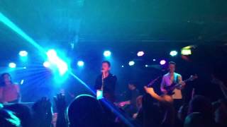 Tom Chaplin sings The River