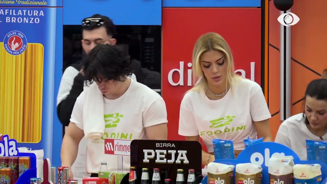 Hajde petulla…/ Banorët vijojnë përgatitjen e ushqimeve sipas porosive