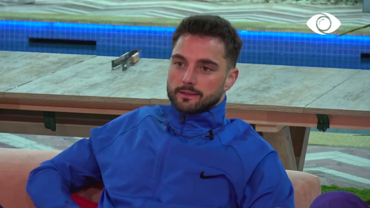 Me mua e ke apo me Mikelën/ Eni bisedon me vajzat