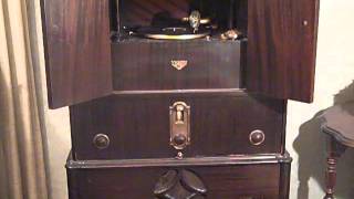 ISHAM JONES LOUIS PANICO - PICKIN' 'EM UP AND LAYIN' 'EM DOWN - ROARING 20'S VICTROLA