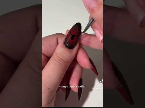 Vampy ombre nails 🕸️🕷️