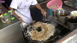 preview picture of video 'Char Koay Teow, Medan Selera, Kampar, Food Hunt, P1, Gerryko Malaysia'