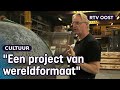 Kunstenaar Ronald Westerhuis bouwt een stalen bol van 6 meter hoog | RTV Oost