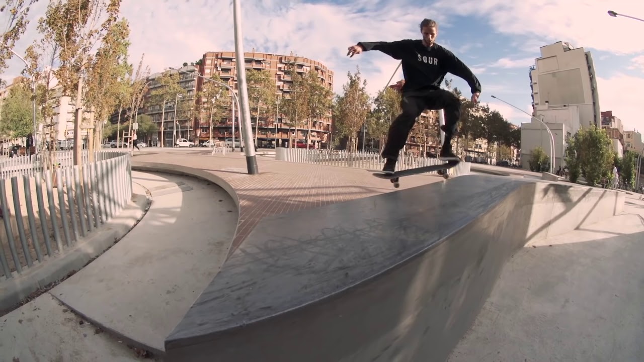 Gustav Tonnesen - 'Between the Parts'