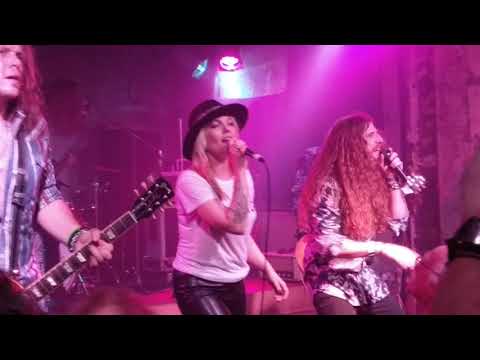 Bad Touch with Mollie Marriott. Baby Get It On🎶🙌 23/11.17 at Stereo in Glasgow