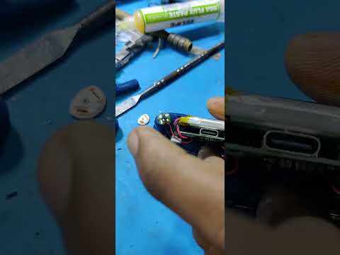 "One side not charging on Boat Airdopes 161? Quick fix that works! 🔋🎧 #BoatAirdopes #TechHack"