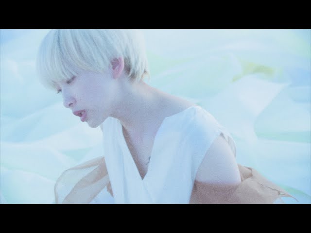 Hakubi、本日リリースの新曲「32等星の夜」のミュージックビデオを公開!クリスマスの夜に寄り添う、情感あふれるパフォーマンスに注目! 2 YouTubeサムネイル