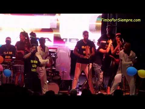 Lazaro Valdes y Bamboleo en vivo salon rosado de la tropical canta Ivan Gavilan