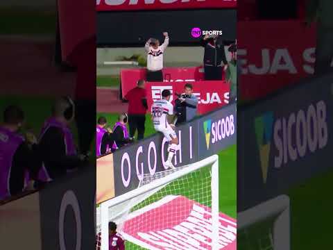 GOL DO SÃO PAULO! LUCIANO, DE PÊNALTI, BALANÇA AS REDES CONTRA O SANTOS NO MORUMBIS #shorts