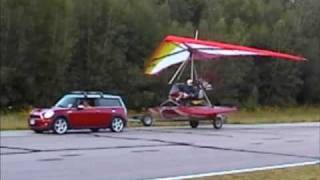 preview picture of video 'Float Trike Flies from Runway'