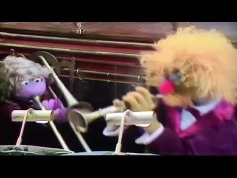 The Muppet Show: Opening with Roger Moore