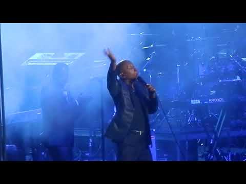 'The Charismatic' Jeffrey Osborne - "Holding On" When Love Is Gone (LIVE)