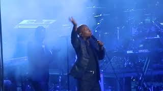 'The Charismatic' Jeffrey Osborne - "Holding On" When Love Is Gone (LIVE)