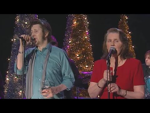 Fairytale of New York - Shane & Therese MacGowan with The Popes, 2000