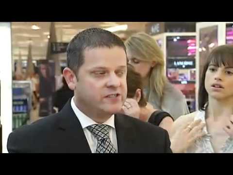 Retailers bank on last minute rush