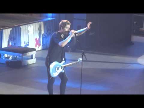 5SOS ROWYSO Tour - Crowd Interaction - Manchester 9th June 2015