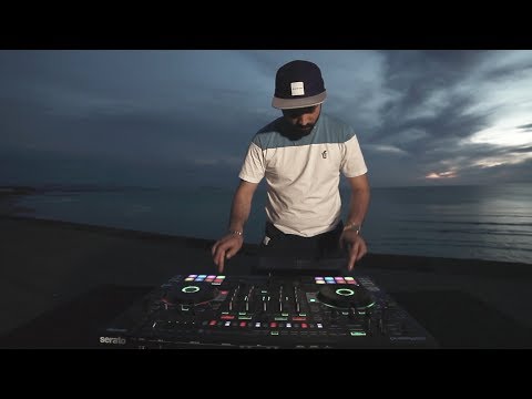DJ-контролер Roland DJ-808