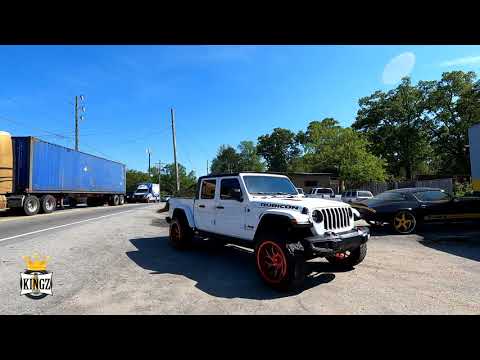 2020 Jeep Gladiator On 22" Fuel Runner Wheels