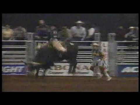 Ty Murray vs Bad Moon - 98 PBR Guthrie (84.5 pts)