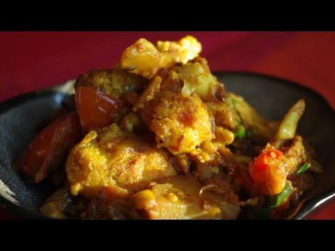 Spicy Aloo Gobi (Cauliflower and Potatoes)